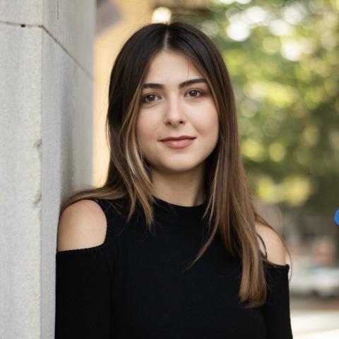 Beatrice Caruntu headshot photo